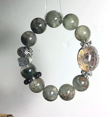 "Green ghost" Crystal bracelet